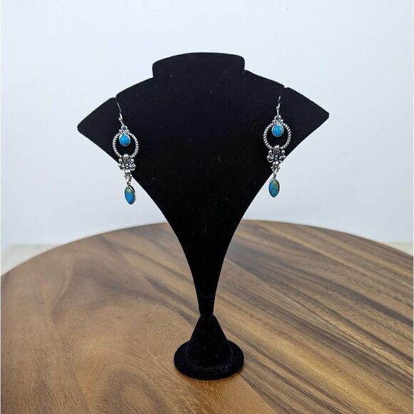 Beautiful Vintage Style Silver and Turquoise Dangle Earrings - Picture 2 of 4
